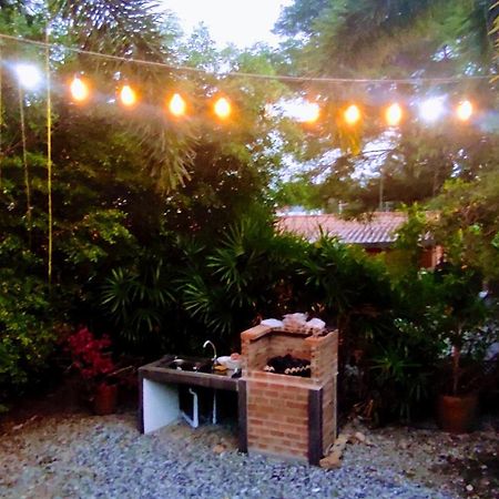 Daisy'S 2 Bedroom Family Home For Up To 5 Guests With Garden & Bbq Ко-Самед Экстерьер фото