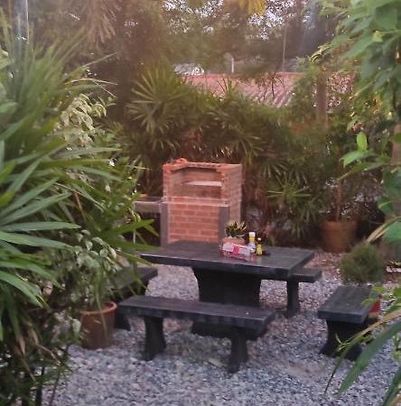 Daisy'S 2 Bedroom Family Home For Up To 5 Guests With Garden & Bbq Ко-Самед Экстерьер фото