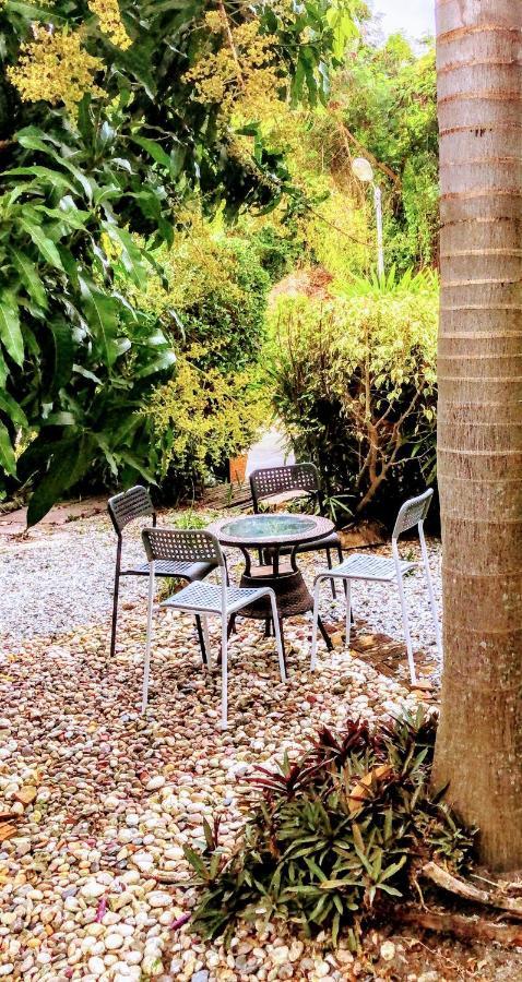 Daisy'S 2 Bedroom Family Home For Up To 5 Guests With Garden & Bbq Ко-Самед Экстерьер фото